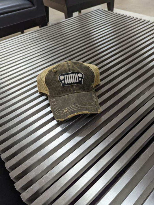 Gorra de jeep negra con parrilla